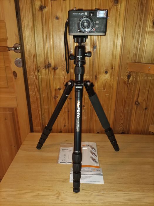 Statyw fotograficzny " MeFoto " .