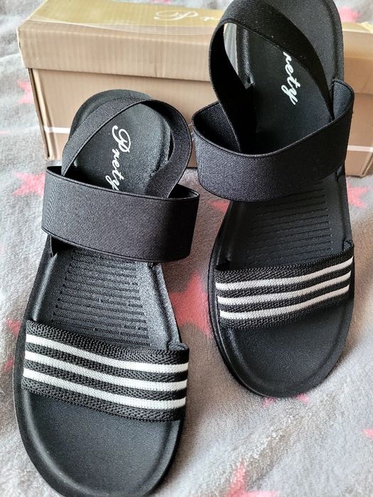 Nowe sandały damskie 40