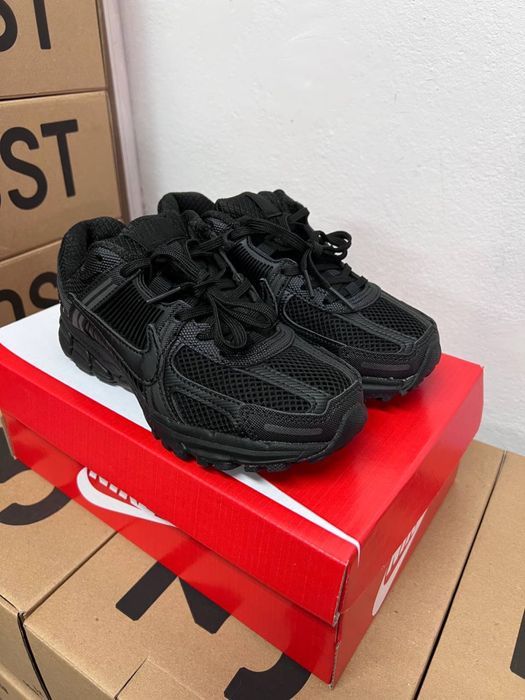 Женские кроссовки Nike Vomero 5 / Найк Вомеро черные 36 37 38 39 40
