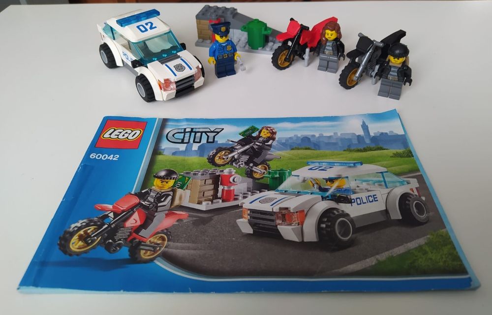 Lego City 60042 - Superszybki pościg policyjny