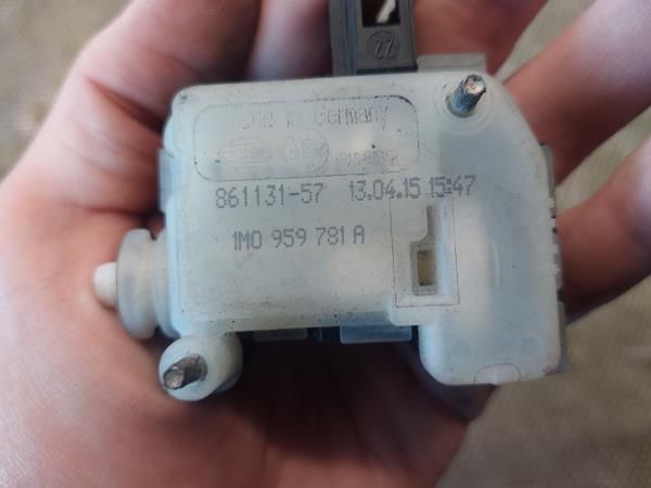 Motor Fecho Mala VOLKSWAGEN Golf IV (1J1)