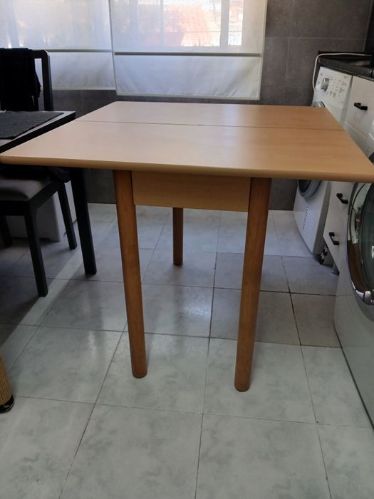 Mesa de cozinha extensível