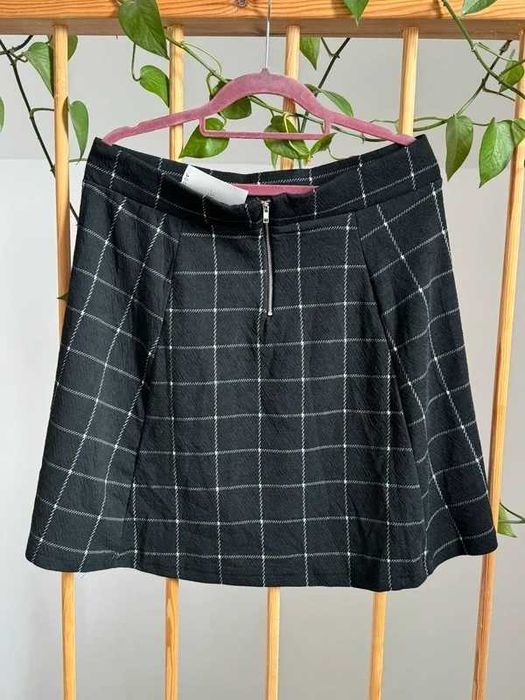 Czarno‑biała spódnica w kratę | uniwersalna | użyta kilka razy
