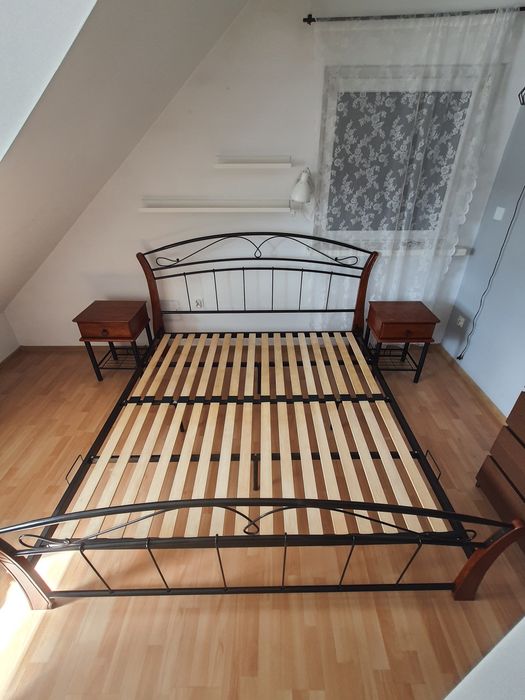 Łózko Sypialniane plus stoliczki  180x200 Drewno