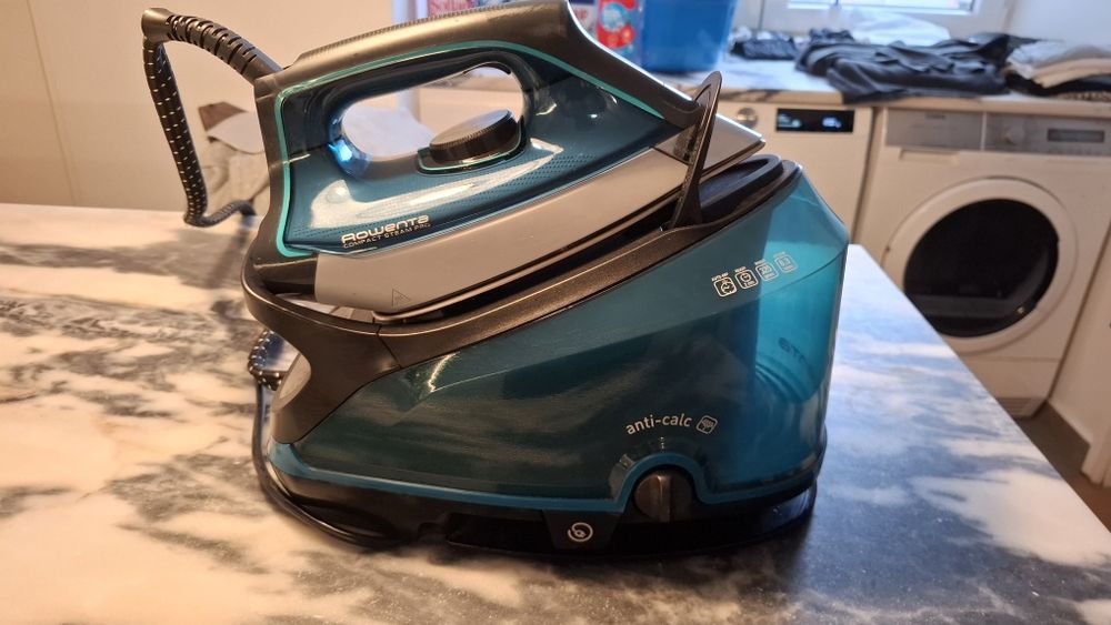 Rowenta Ferro de Caldeira Compact Steam Pro