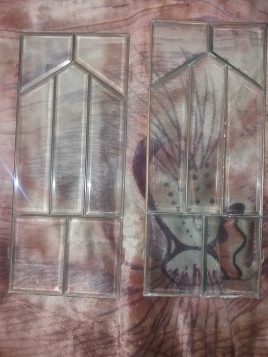 Продам 2 шт. витражное стекло