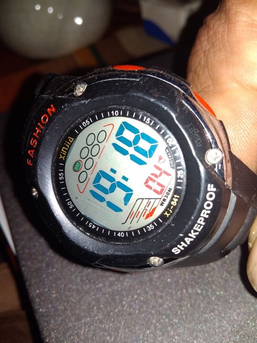 Годинник електронний