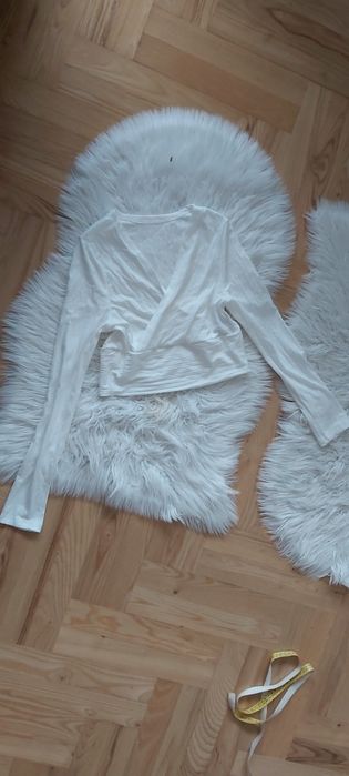 Bluzka krótka crop top shein  v serek