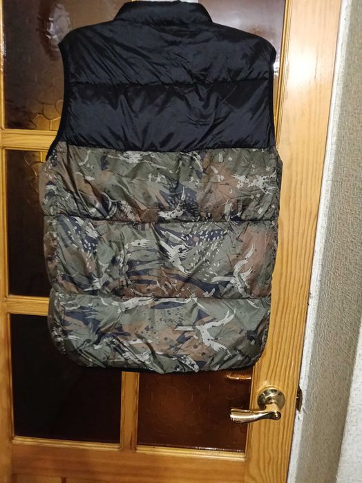 Продам нову легеньку жилетку Cropp