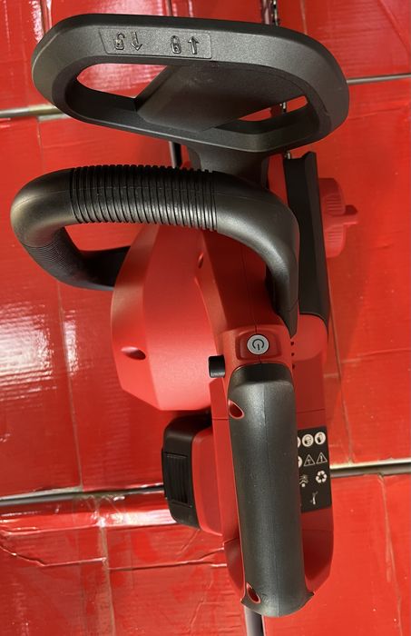 Акція Акумуляторна ланцюгова пила Vitals AKZ1830n Kit шина30см/акб4А/г