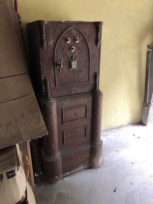 Cofre com base em madeira 90 euros