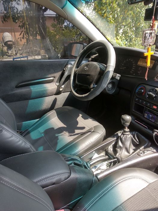 Opel omega b 2000 рік 2 л бензин