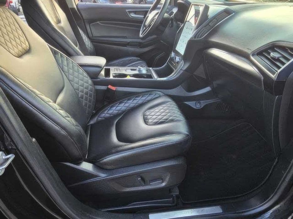 Ford Edge Titanium      2024