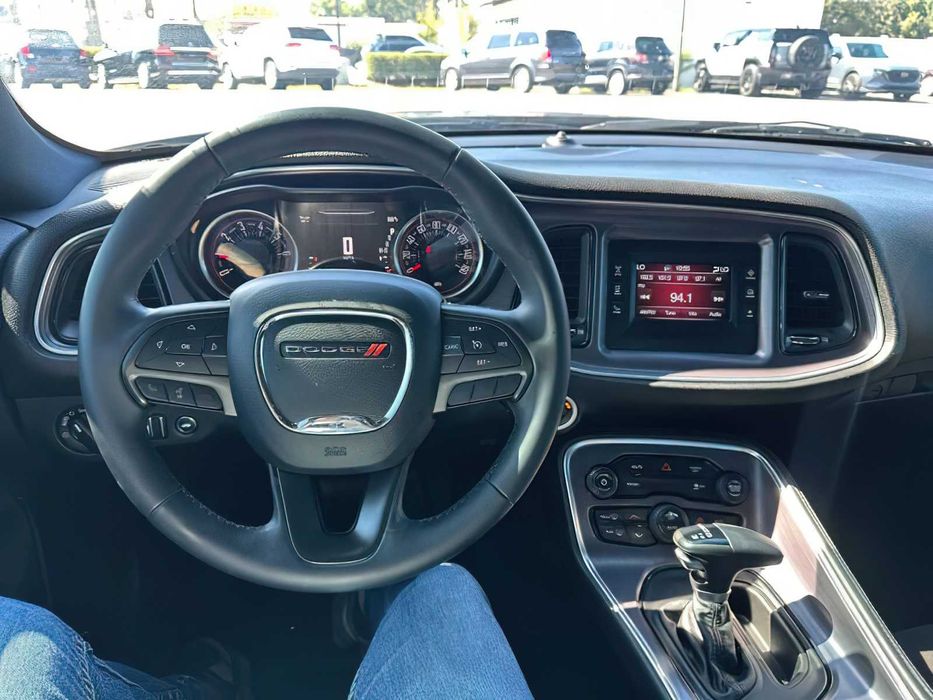 Dodge Challenger      2017