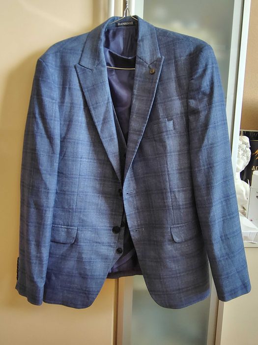 Чоловічий костюм трійка