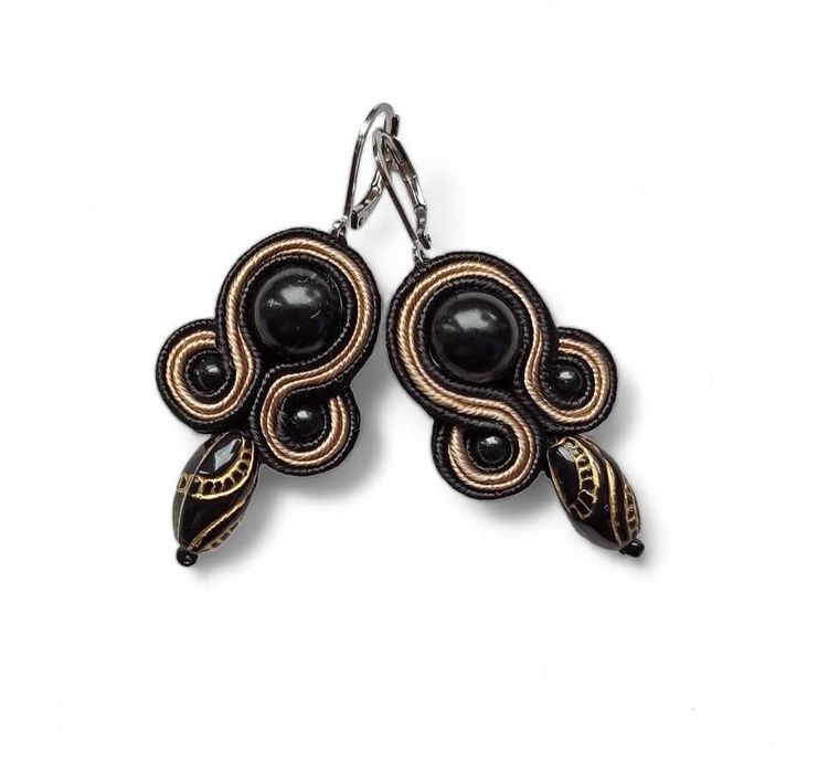 Kolczyki sutasz Nane Sutasz czarne z beżem