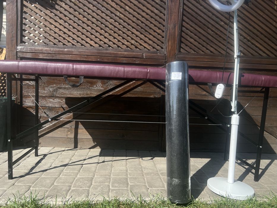 Продам кушетку для нарощування вій, а також для масажу.