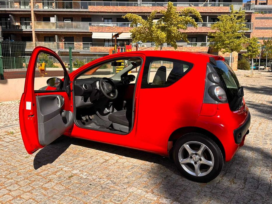 Citroën C1 diesel vermelho Ferrari