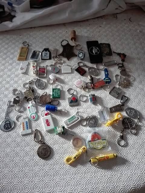Vendo coleccao diversa de diversos porta chaves 20€