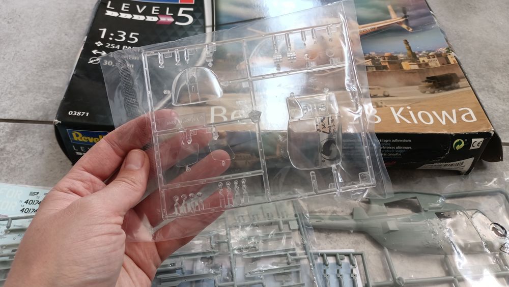 Сборная моделювання модель збірна 1/35 Bell OH-58 Kio винтажwa Revell 03871 колекція