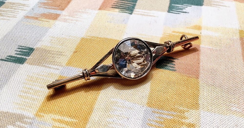 Серебряная брошь в позолоте 875° со вставкой из горного хрусталя, СССР ...