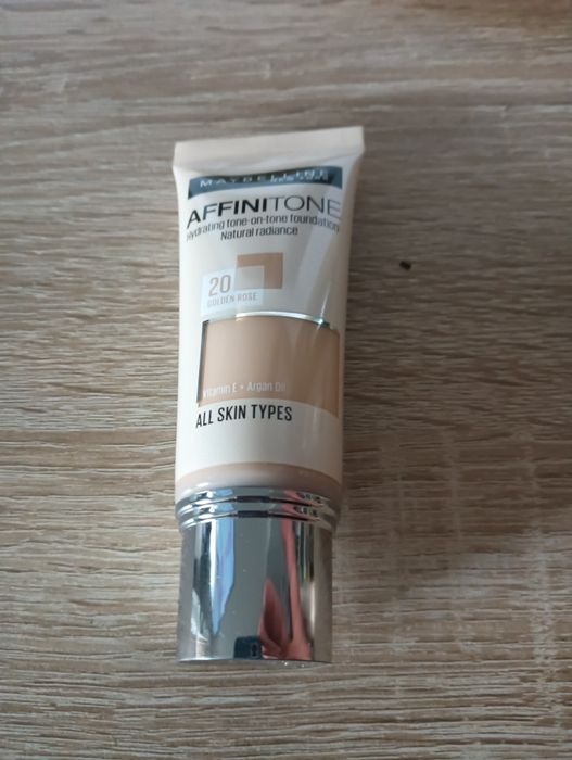 MAYBELLINE Affinitone podkład .20 Golden Rose pojemność 30ml. All skin