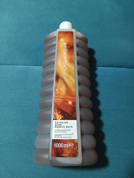 Avon Senses Fireside Glow Clove & Leather Wood Scent płyn do kąpieli 1L