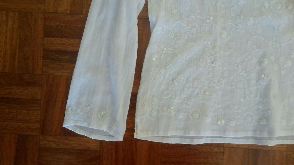 Túnica bordada para grávida