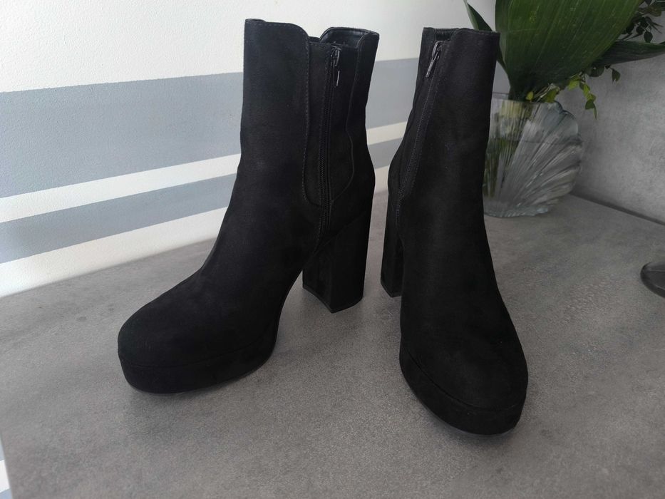 Czarne botki na obcasie Catwalk