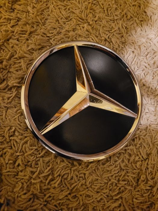 A0008800300 Емблема в решітку радіатора Mercedes GLC , GLE , GLS , GLB
