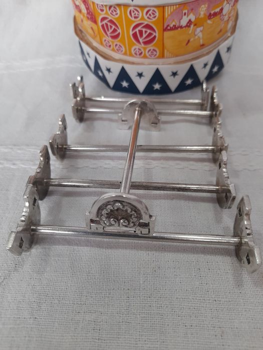 Pousa talheres em prata centenários