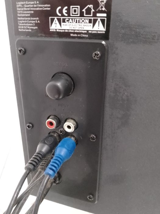 Logitech Z333 | Sistema de Som 2.1