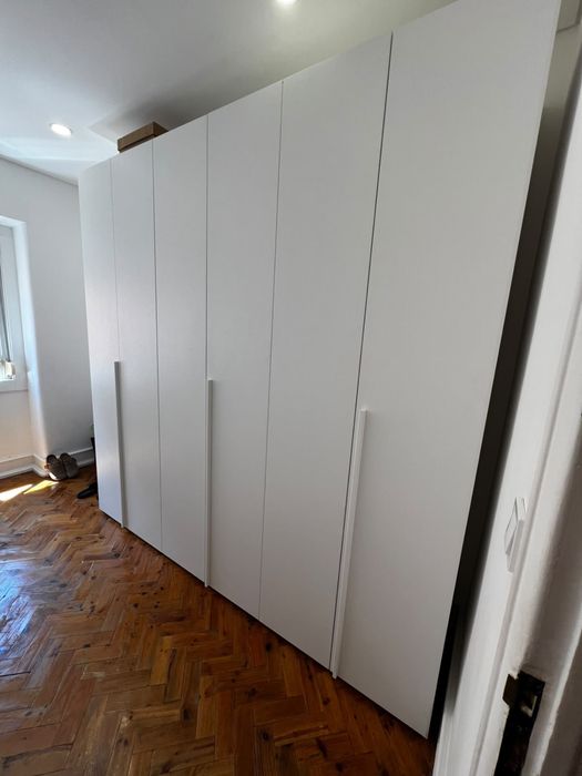 Vende se roupeiro de 6 portas com 240cmx238cmx55cm