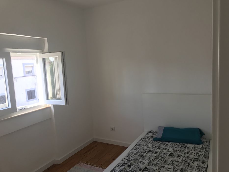 Aluga-se quarto solteiro pontinha Fevereiro