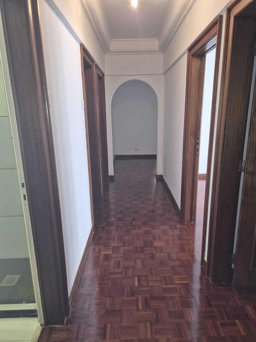 T5 Remodelado - Av. Duque Loulé!!!!