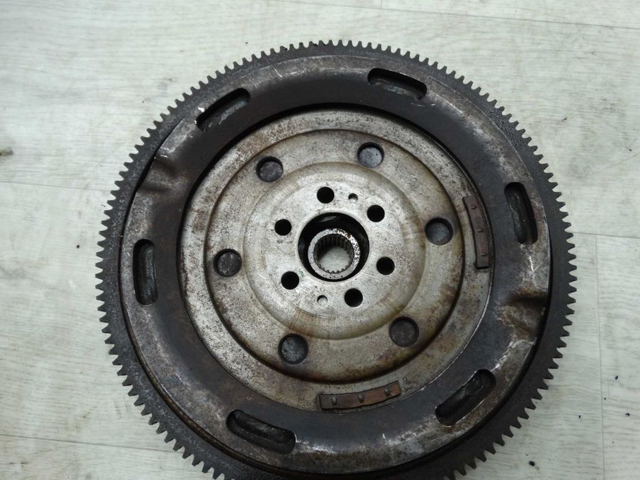 Б/в Маховик (демпфер сцеплення) 058105317F – Audi / VW / Skoda / Seat,