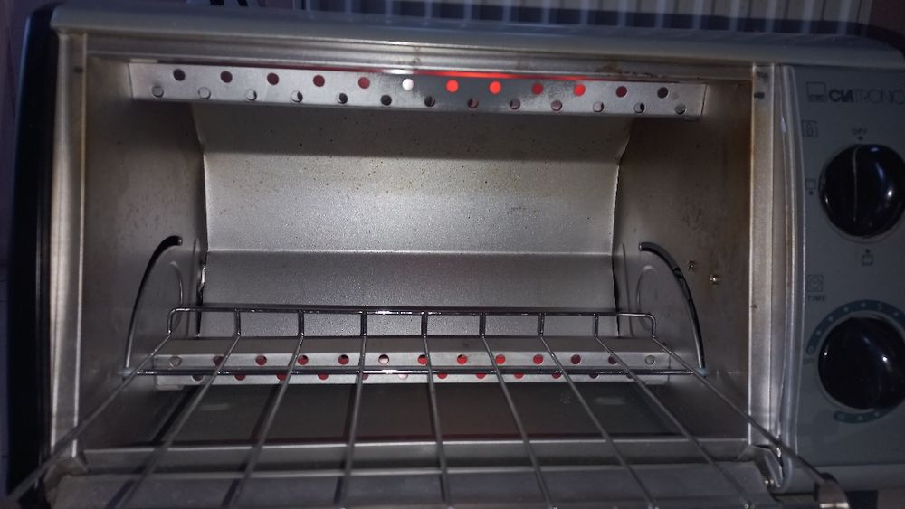 Продам мігі-піч Clatronik.