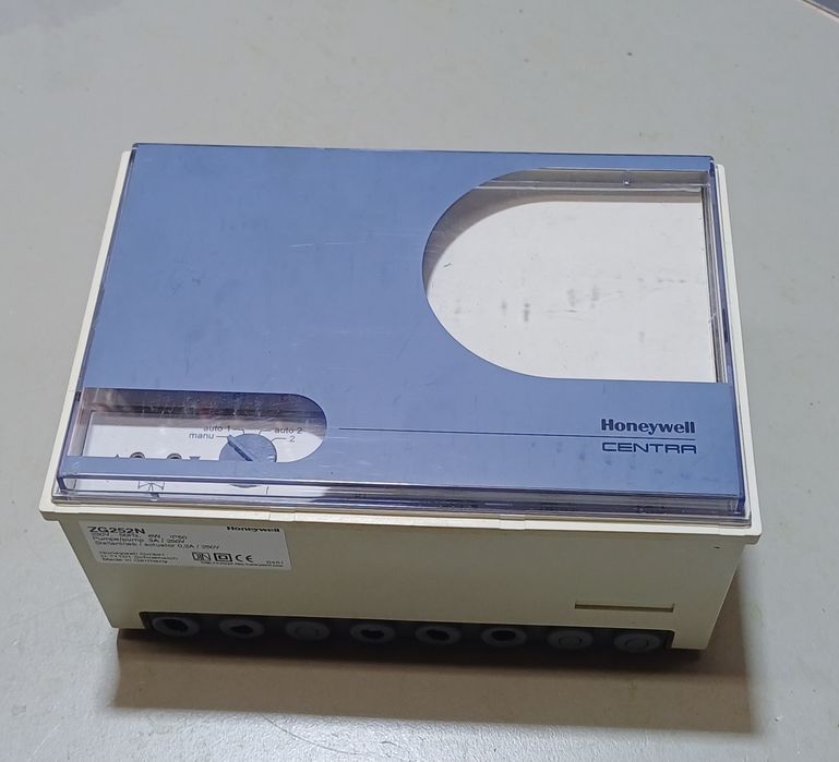 Honeywell ZG252N regulator programator sterownik pogodowy ogrzewania