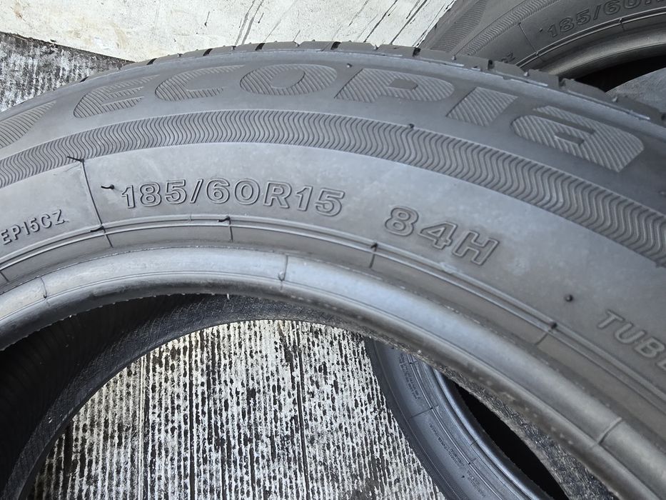 Sprzedam 2 opony 185/60 15" Bridgestone letnie 95%