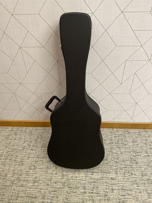 Twardy pokrowiec FENDER