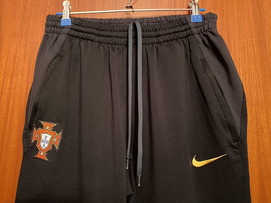 ULTIMAS - NIKE SELEÇÃO PORTUGAL Calças Fato Treino com emblema seleção