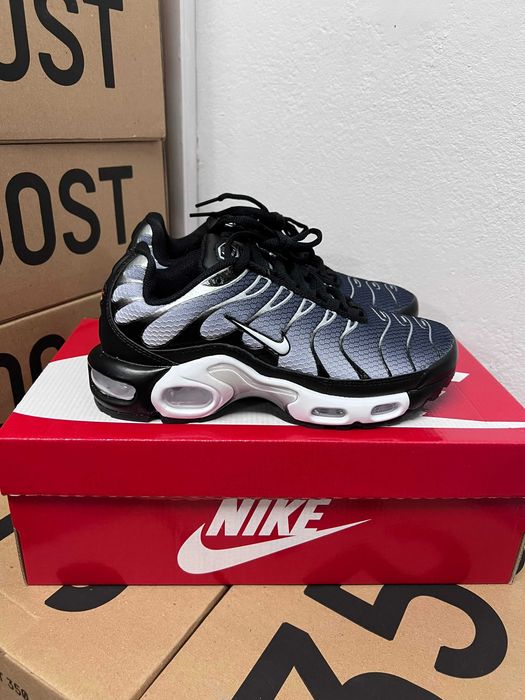 Кроссовки Nike TN Plus grey black / Найк ТН серые черные 42 43 44 45