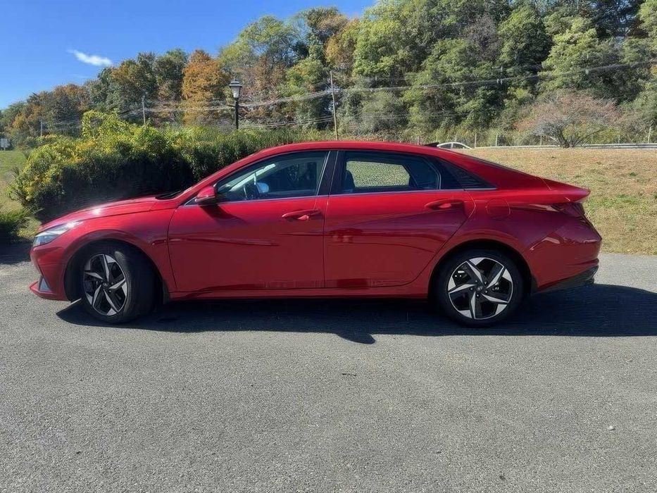 Hyundai Elantra      2023