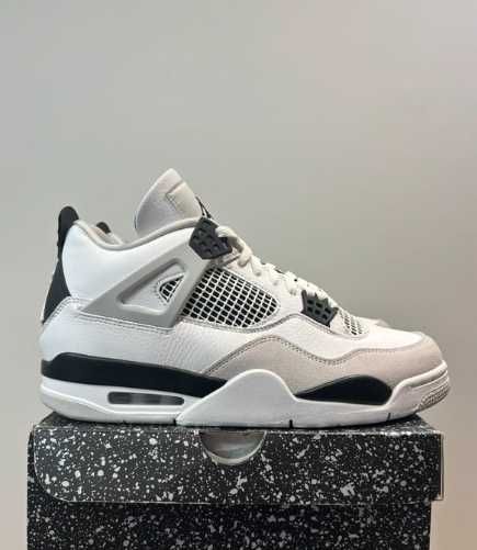 Jordan 4 Retro Military Black R.44