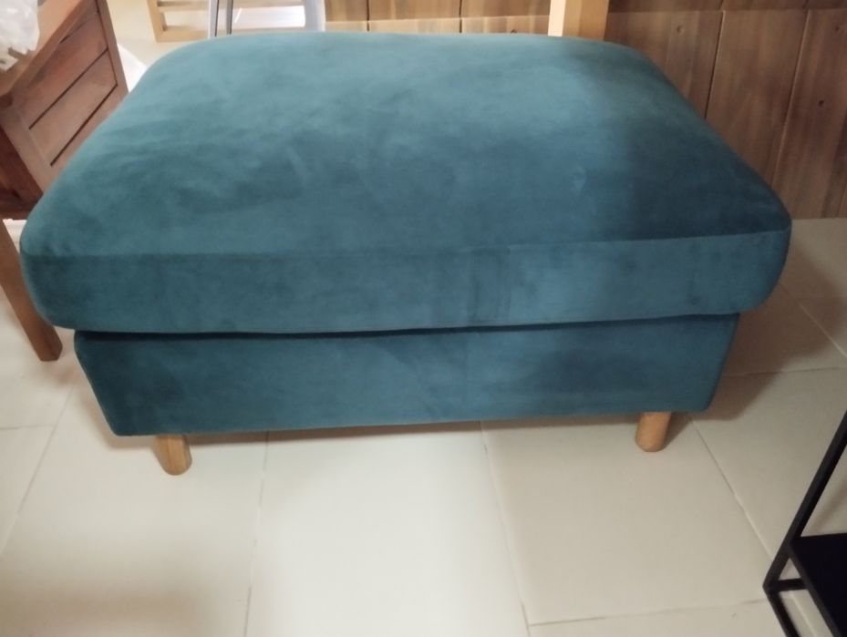 Puff em veludo verde