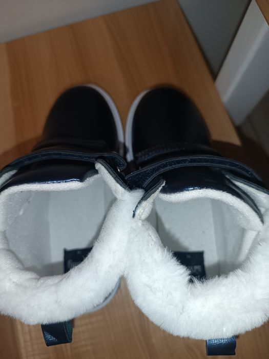 Sprzedam nowe buty zimowe dziewczęce 34