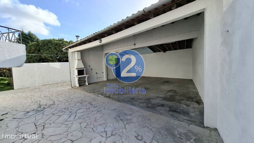 Apartamento T5 Duplex com Logradouro - Pousos