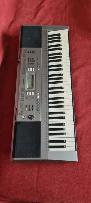 Yamaha PSR-E353. Sprawny, brak zasilacza w zestawie