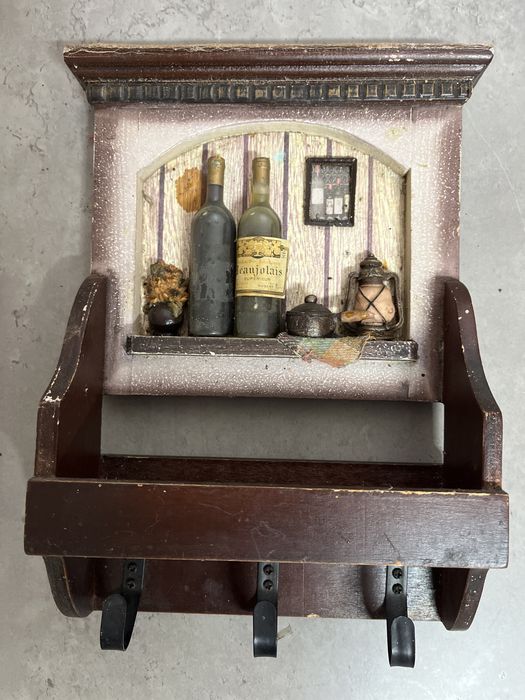 Винтажная ключница ,диорама -миниатюрная сцена с различными предметами