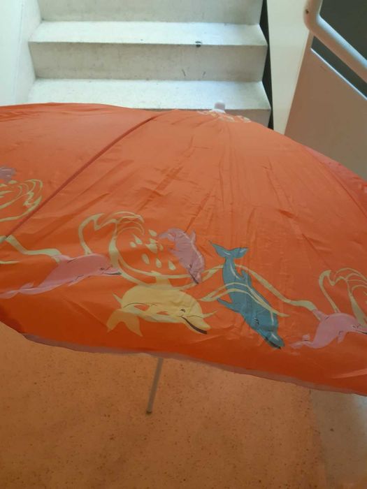 Guarda sol de praia.